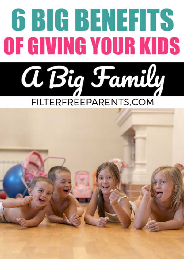 There are lots of struggles that come with having lots of kids. But there are some big benefits to having a big family, and giving your kids the gift of siblings. #bigfamily #siblings #motherhood #filterfreeparents #momlife