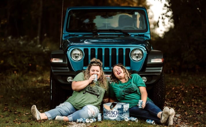 Two Best Friends Commemorate Their Friendship In Epic Drunk Photo Shoot Filter Free Parents